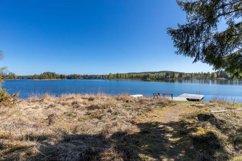Cozy Cottage By The Lake, Charlottenberg Åmotsfors Exterior foto